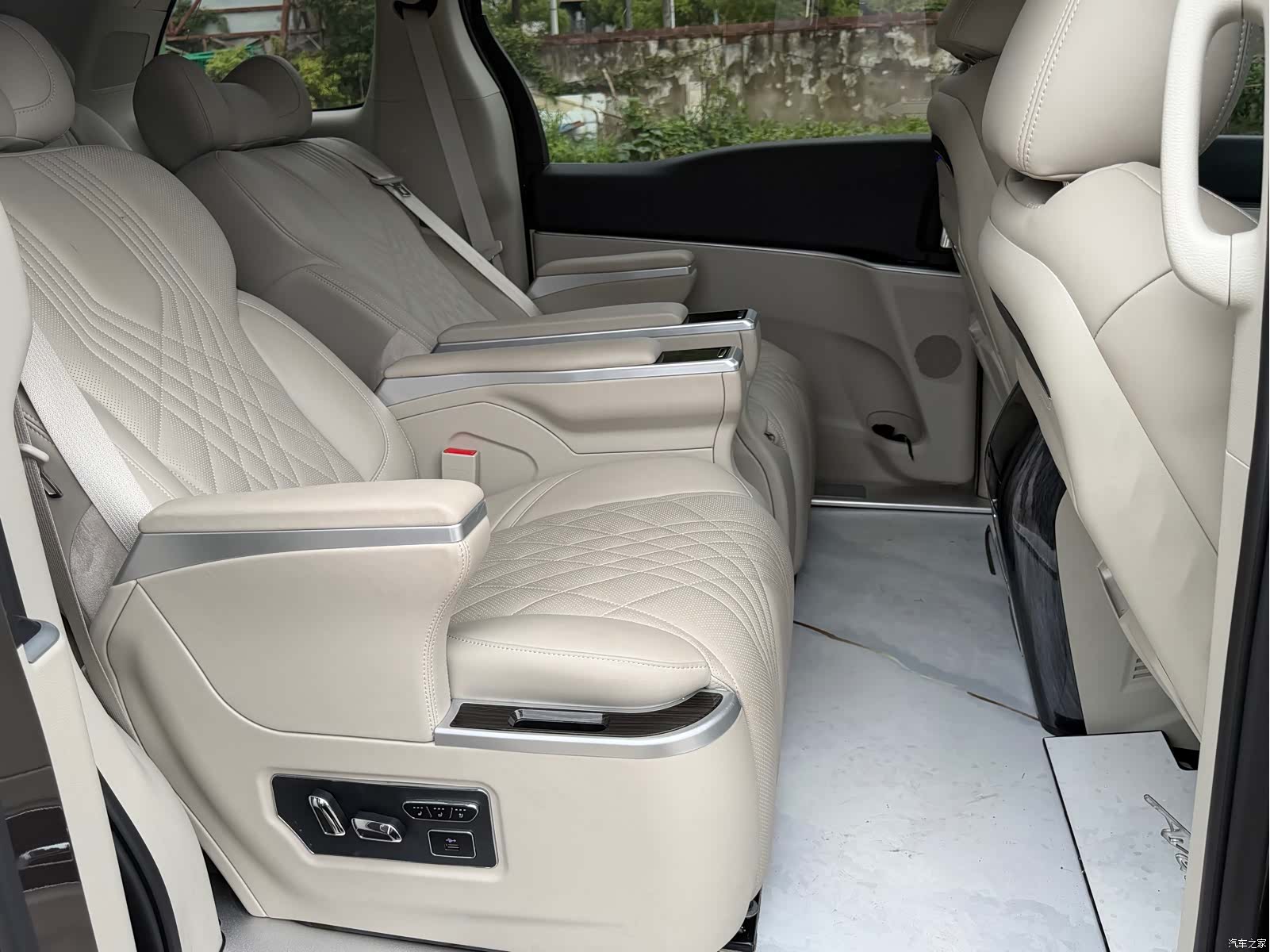 Buick GL8, 2023 8