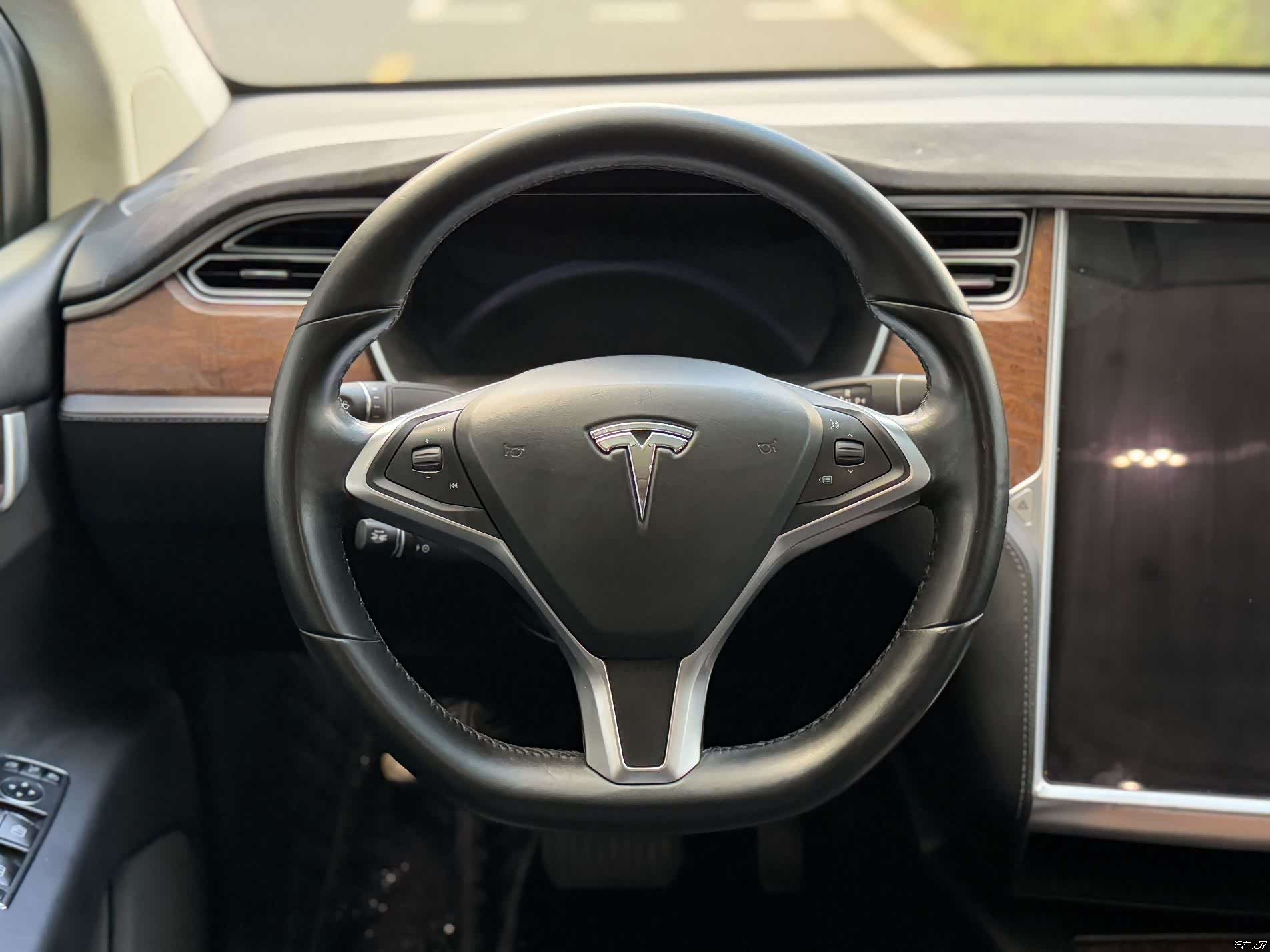 Tesla Model X, 2018 10