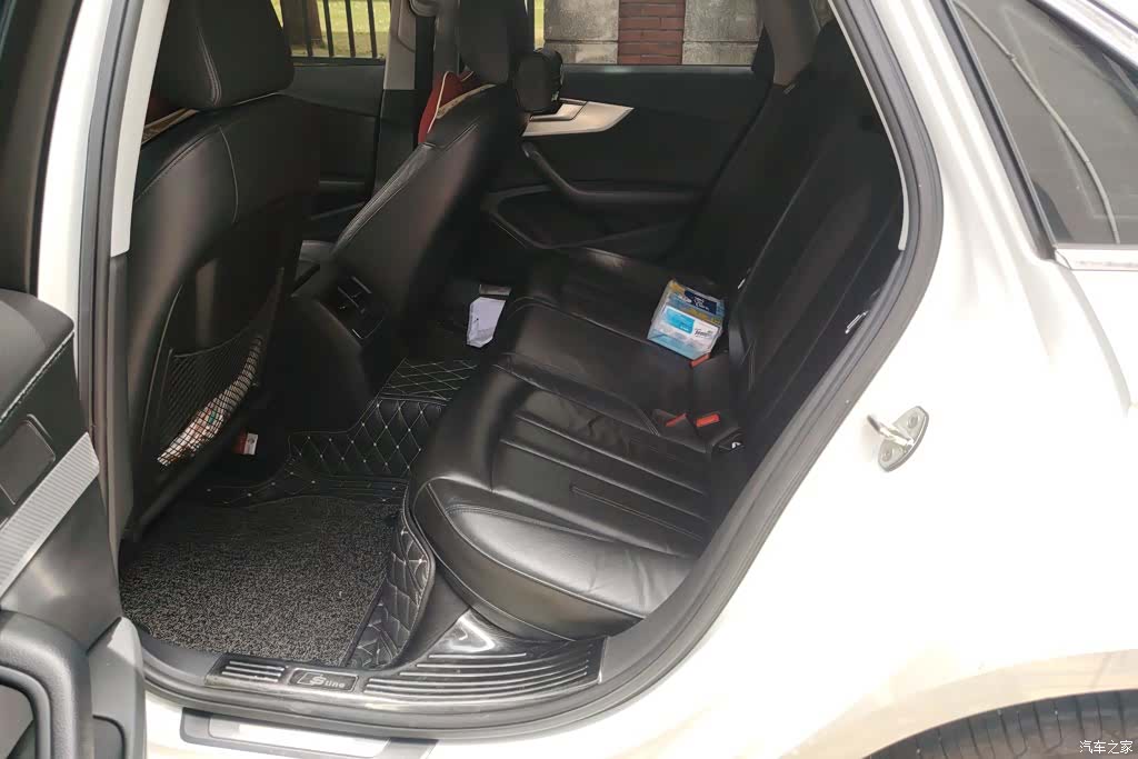 Audi A4L, 2017 11