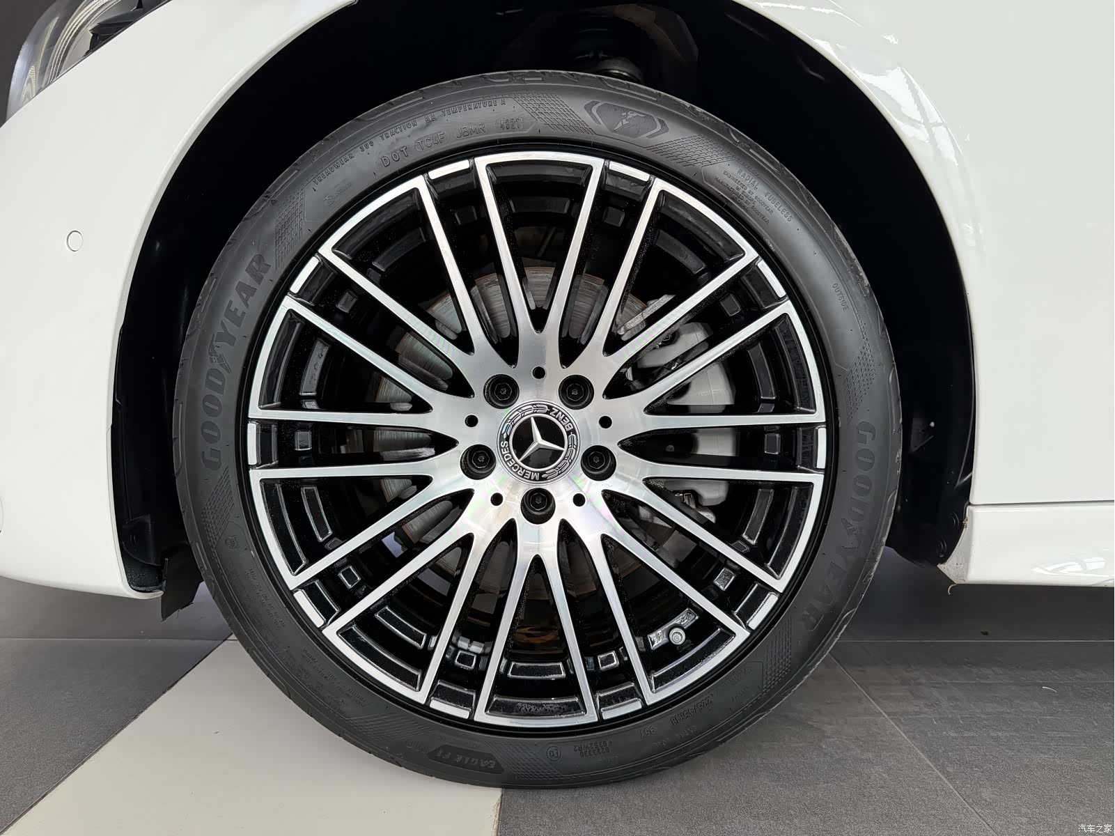 Mercedes-Benz C-Class, 2022 17