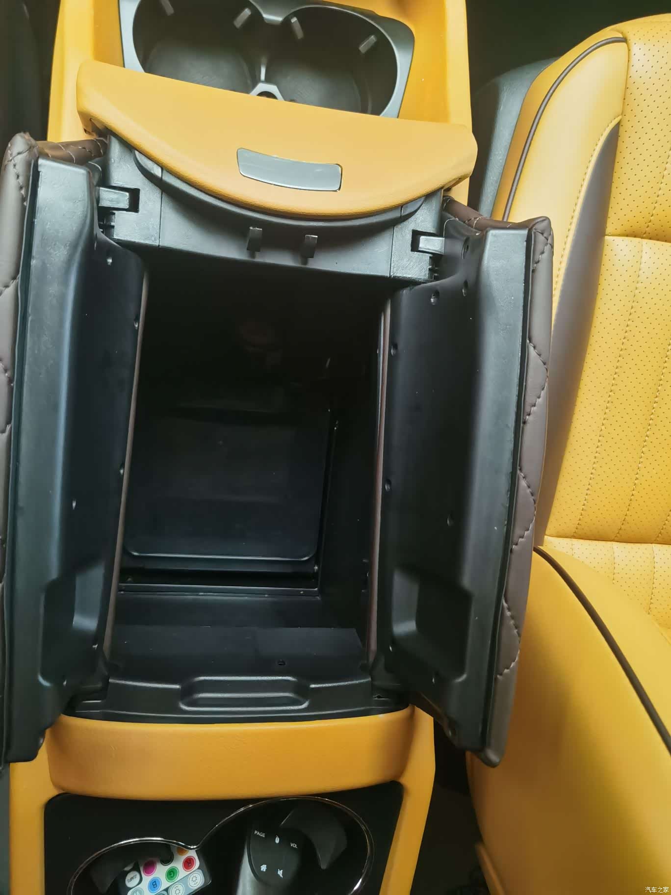 Mercedes-Benz 7, 2020 16