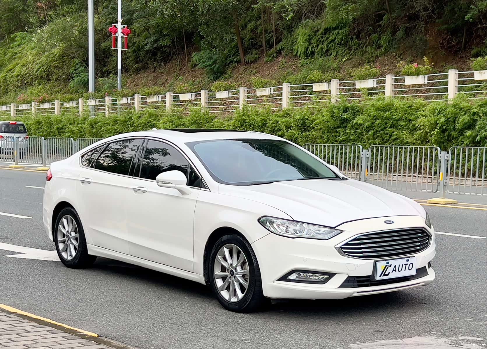 Ford Mondeo, 2017 3