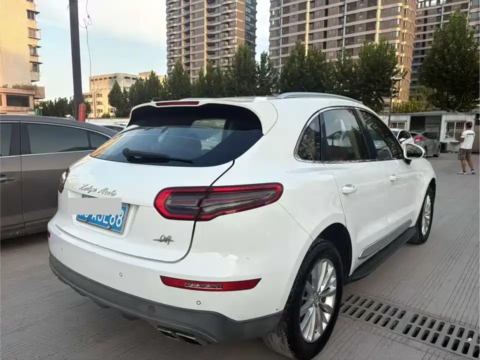 Zotye SR9