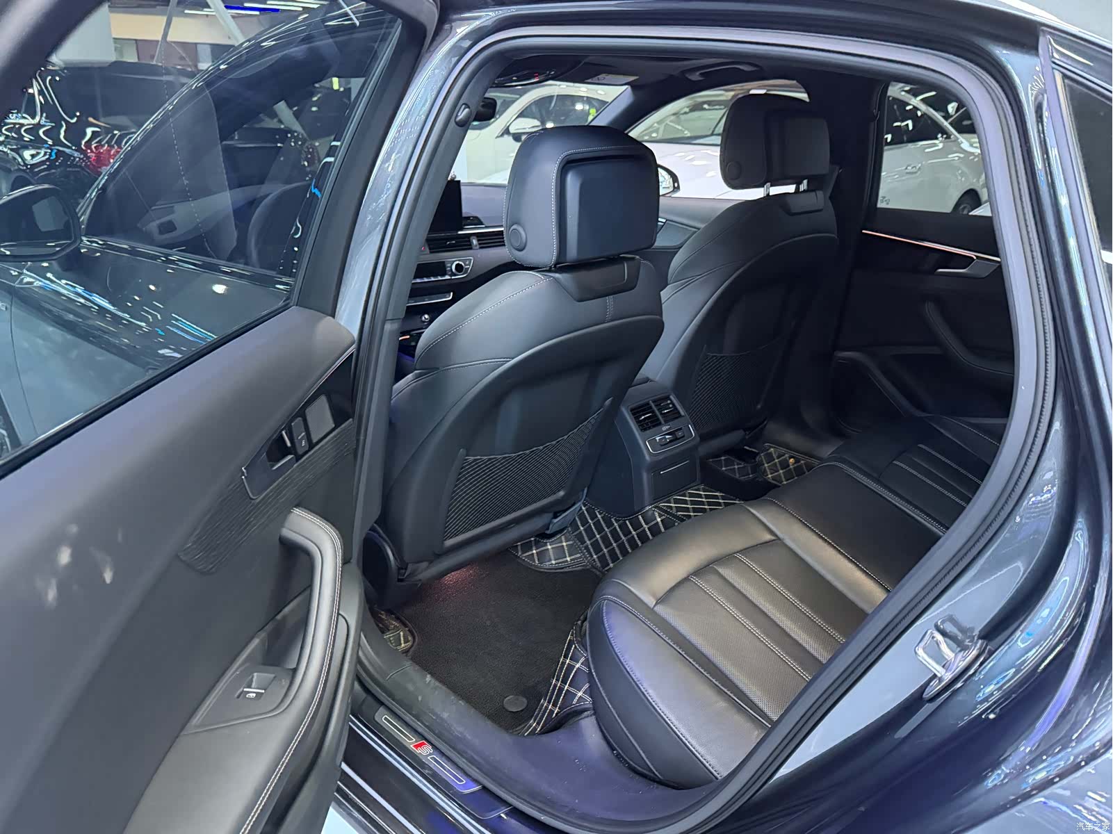 Audi A4L, 2023 4