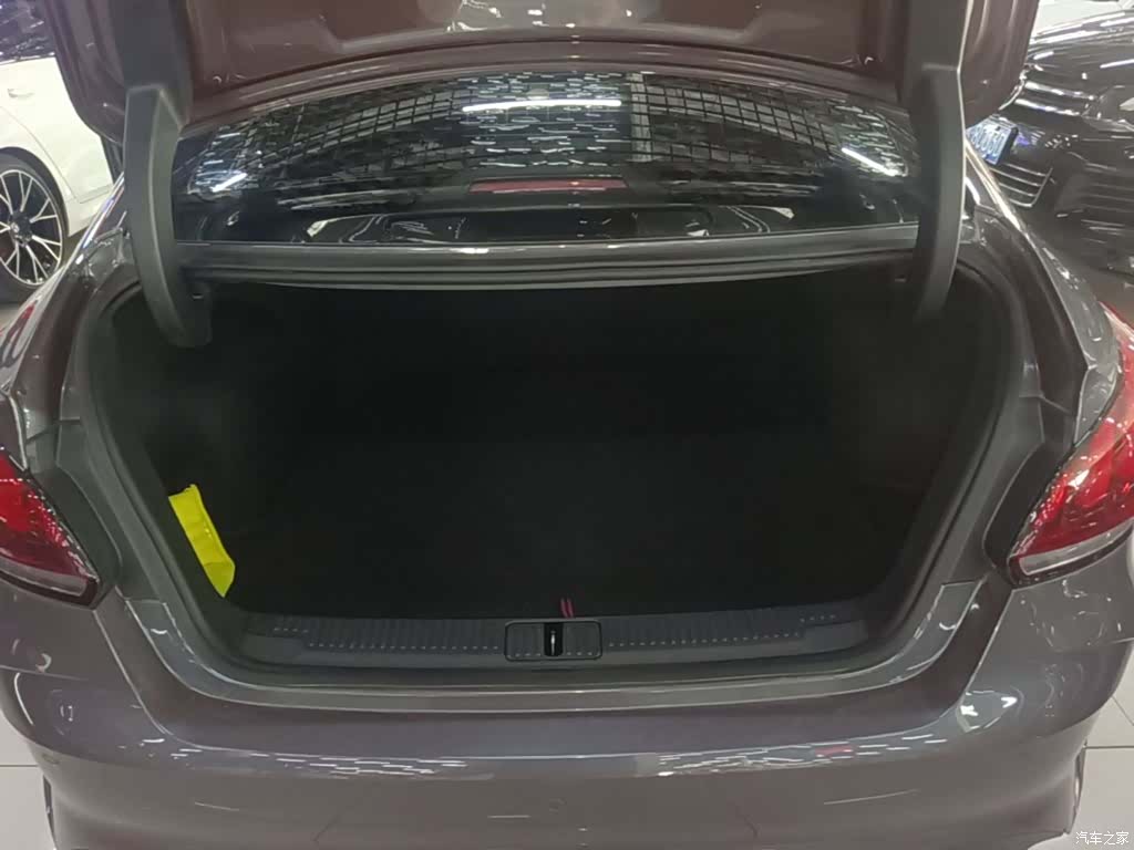MG MG5, 2022 19