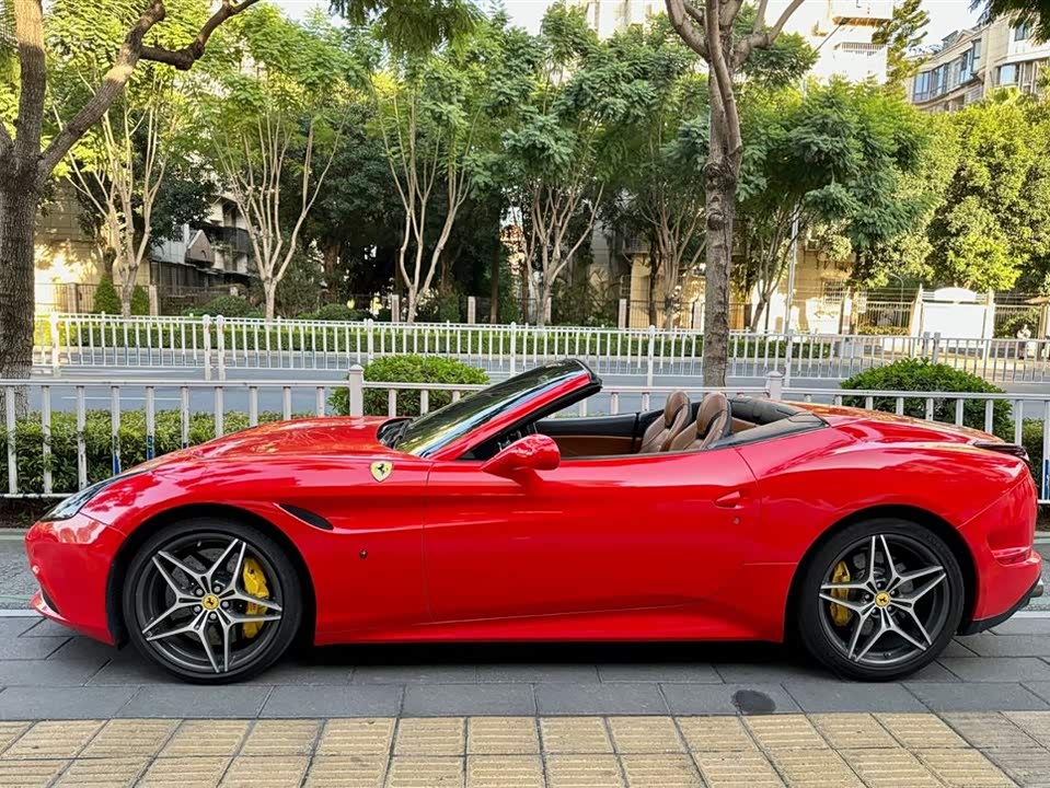 Ferrari California T