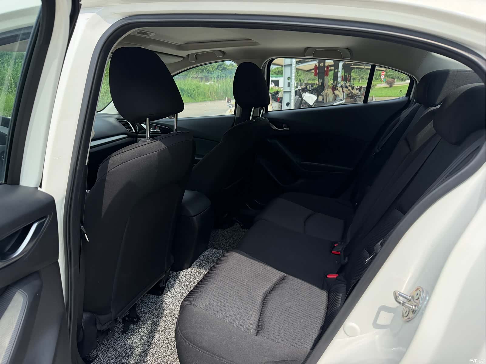 Mazda Mazda3, 2016 10