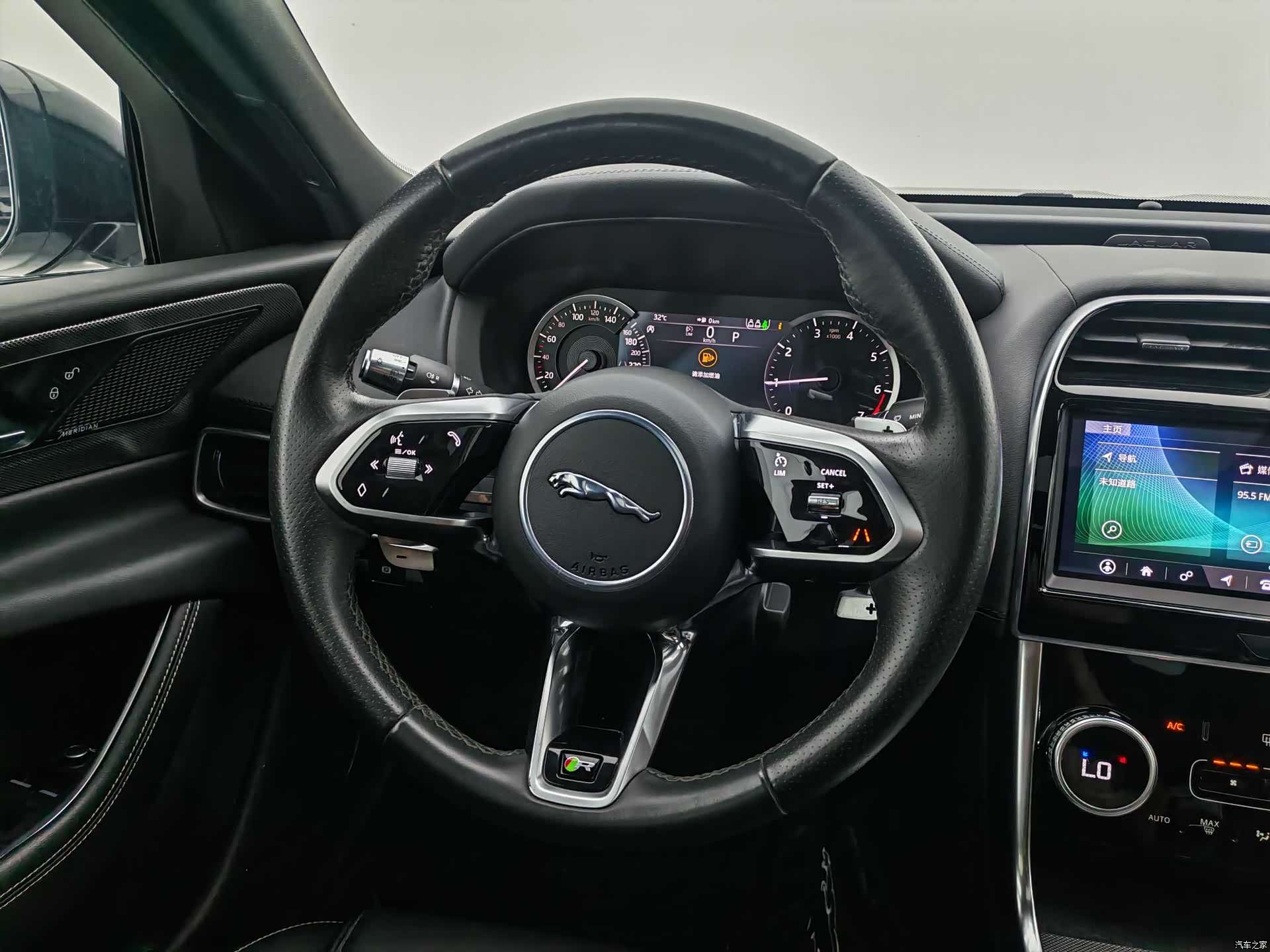 Land Rover XEL, 2021 14