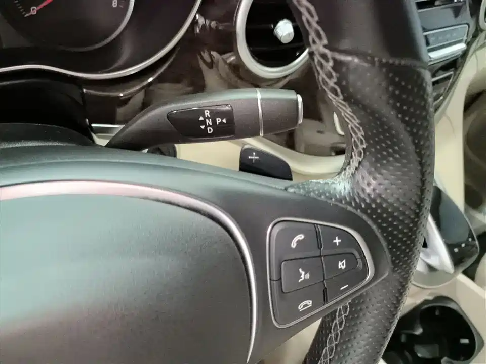 Mercedes-Benz V-class