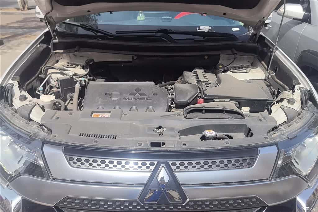 Mitsubishi Outlander, 2020 10