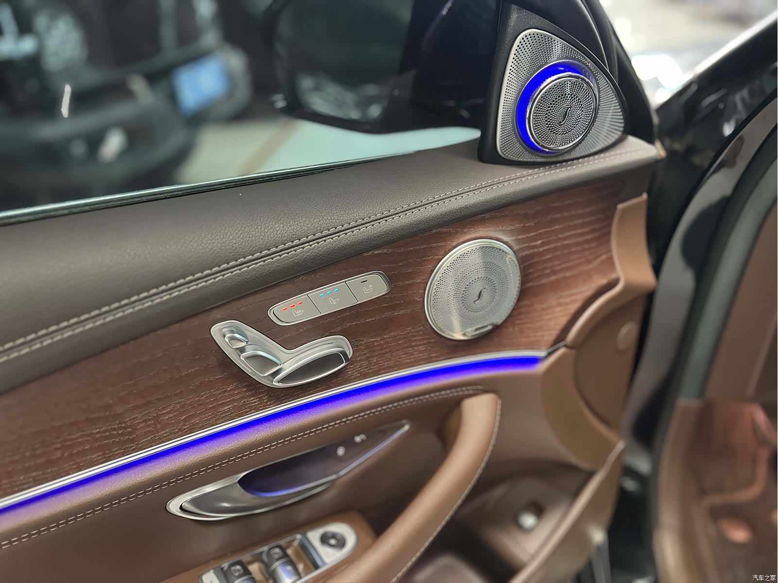 Mercedes-Benz E-Class, 2022 11