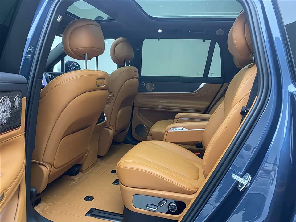 AITO Ask the world M9