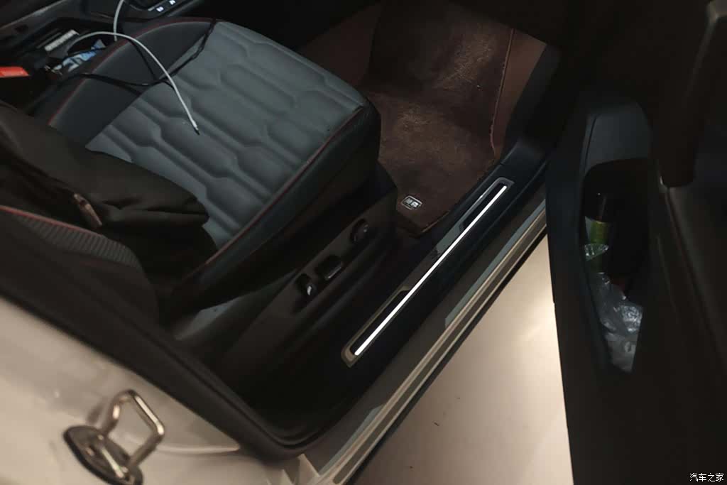 Volkswagen Tiguan L, 2023 8