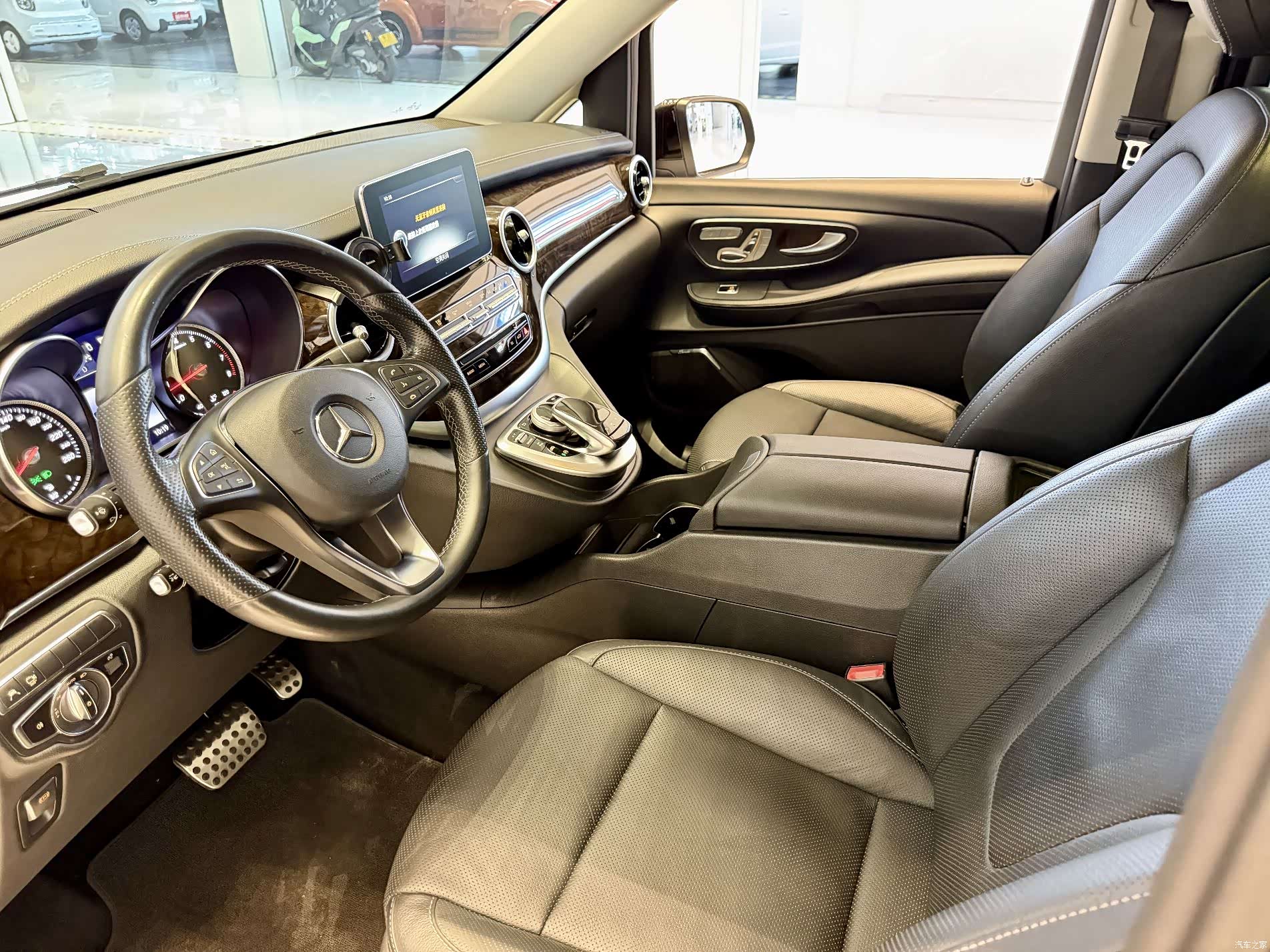 Mercedes-Benz V-Class, 2020 3
