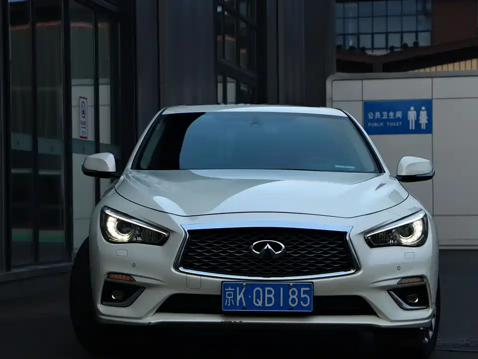 Infiniti Q50L