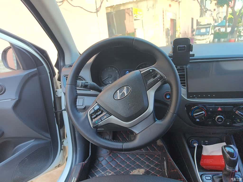 Hyundai GLS, 2017 3