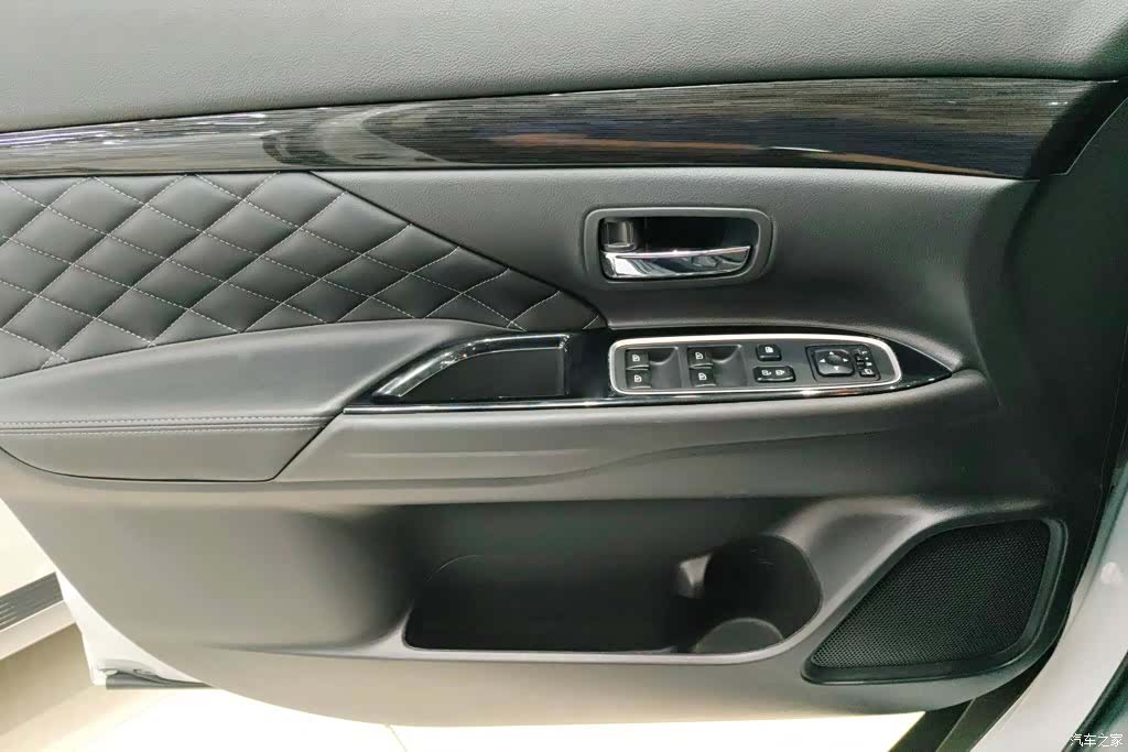 Mitsubishi Outlander, 2020 7