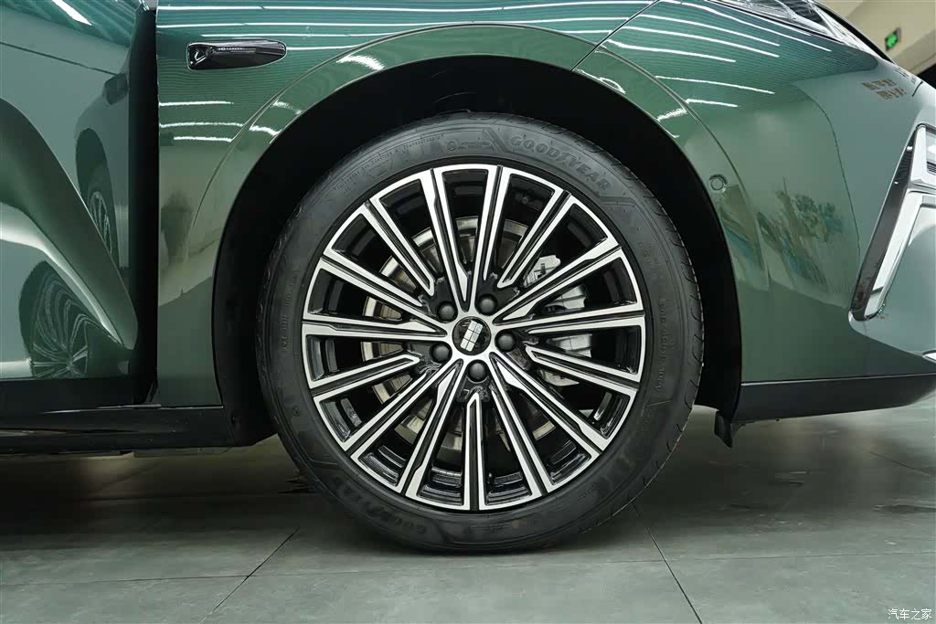 Geely 8, 2025 10