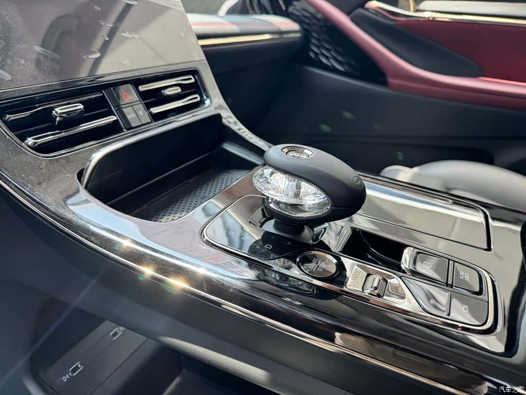 Trumpchi E9, 2025 24