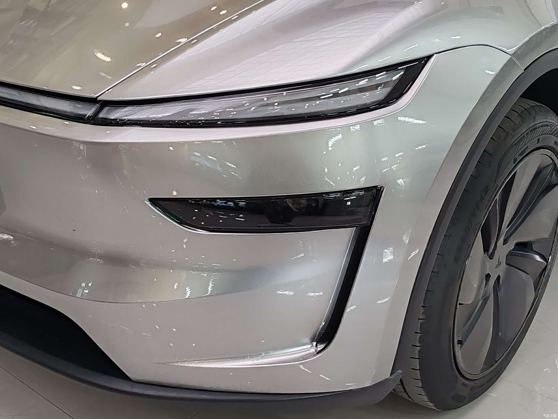 Tesla Model Y, 2026 11