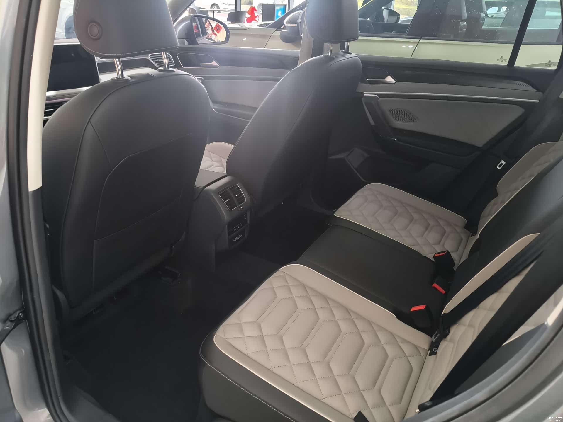 Volkswagen Tayron, 2024 3