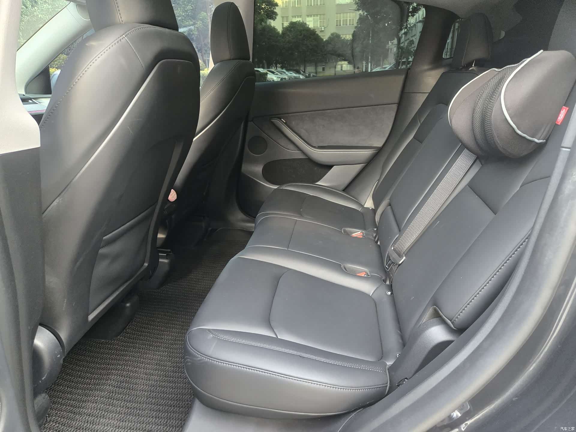 Tesla Model Y, 2025 9