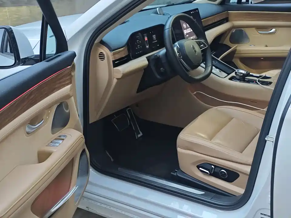 AITO Ask the world M5