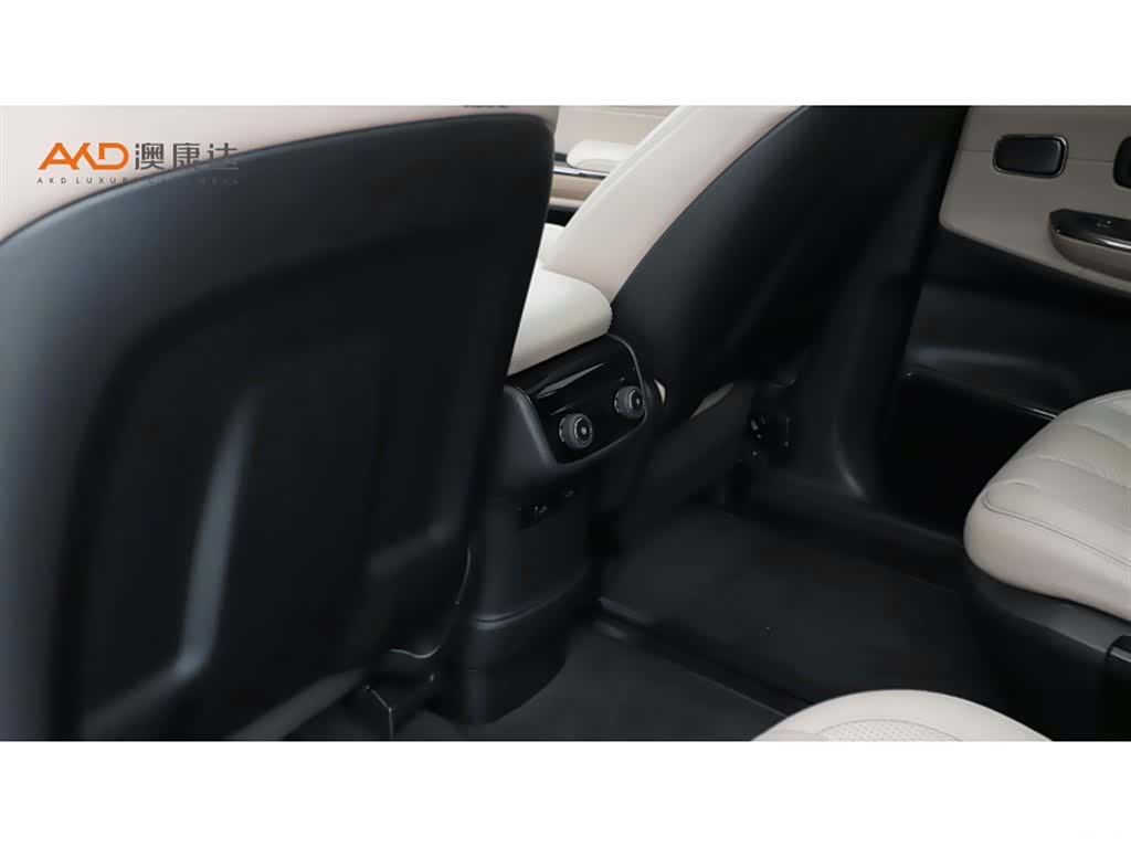 NIO ES8, 2021 10
