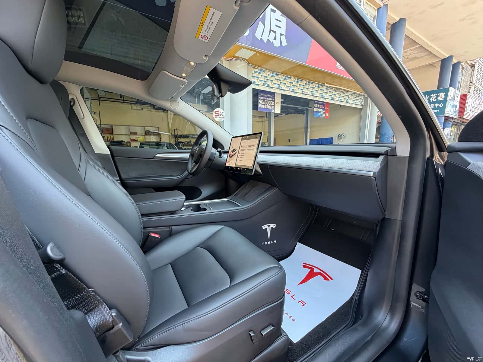 Tesla Model Y, 2025 8