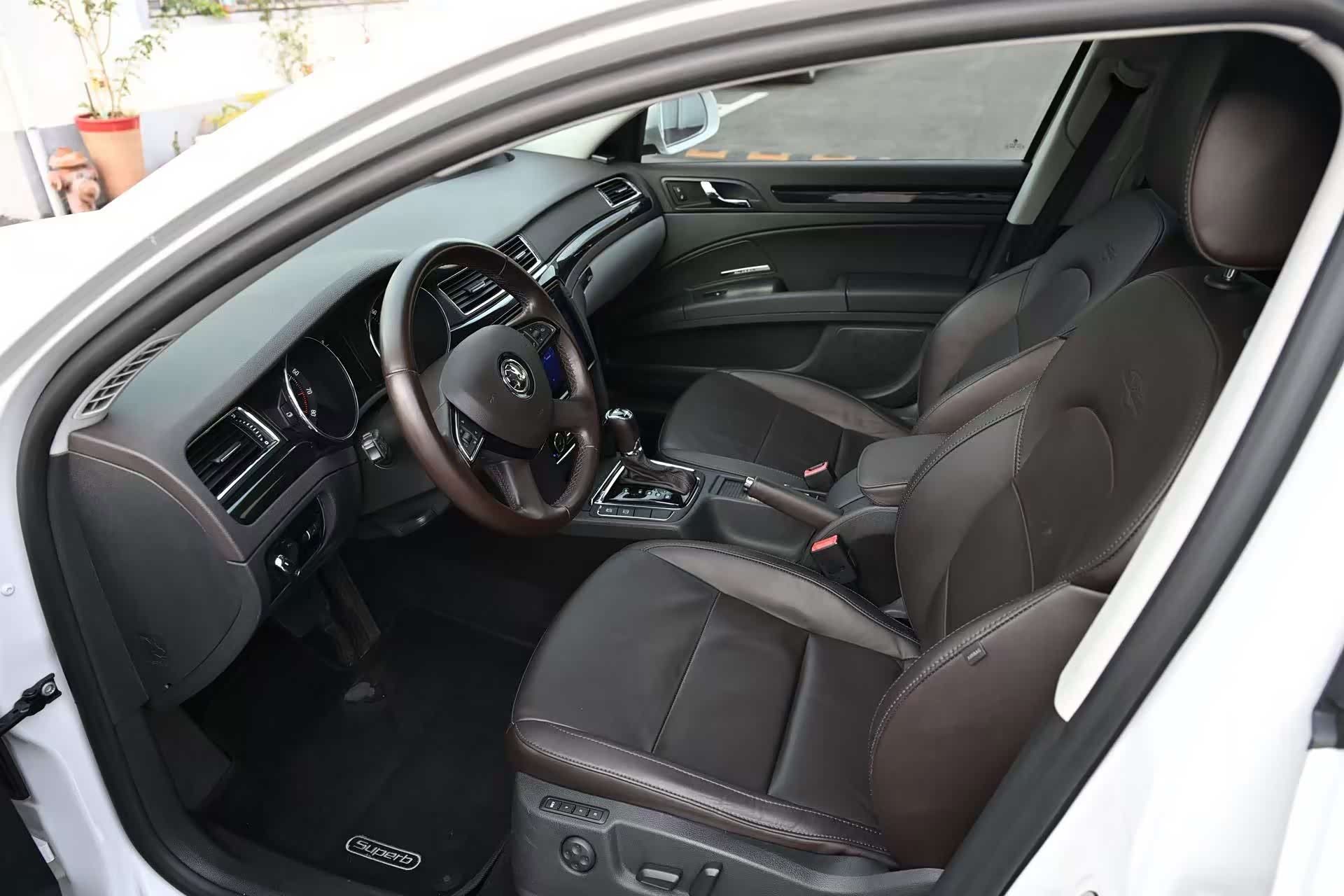 Skoda L&K, 2015 все фото