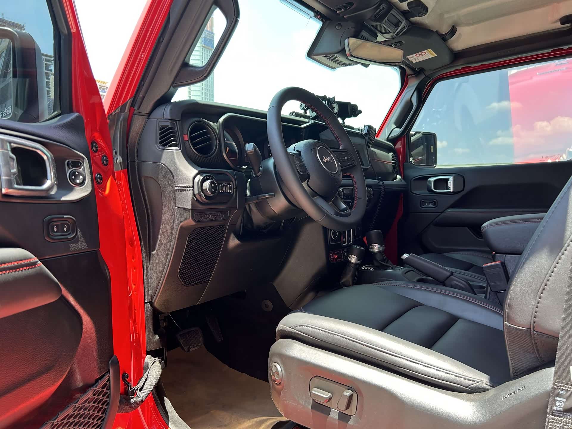 Jeep Wrangler, 2025 все фото