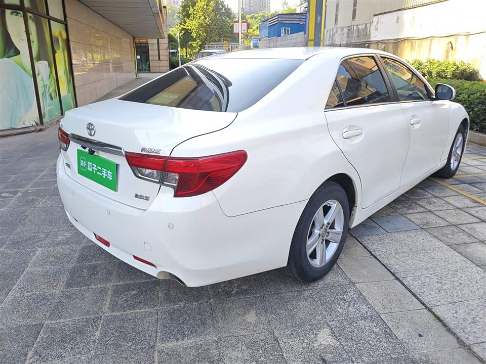 Toyota Reiz