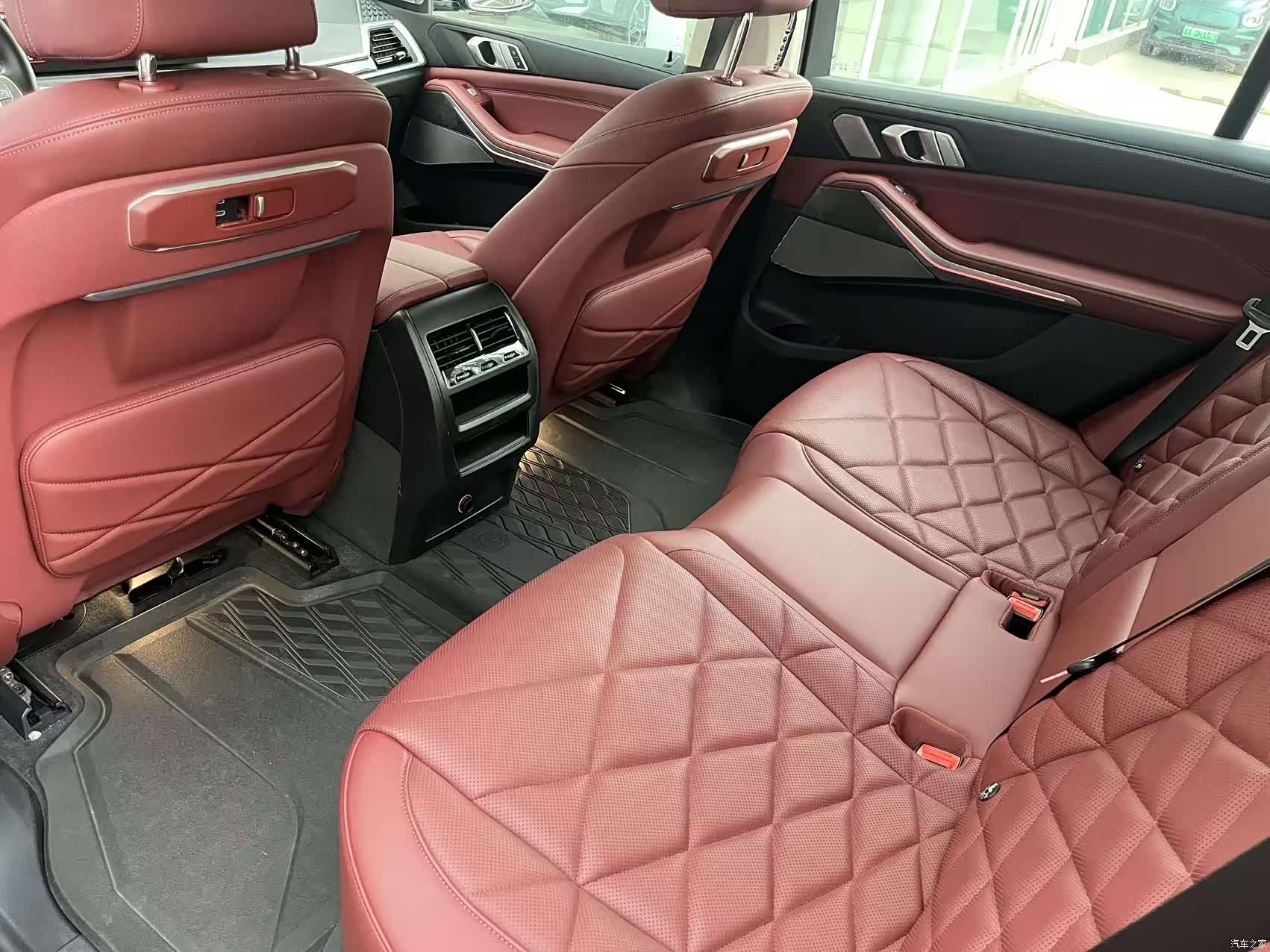 BMW X5, 2025 9