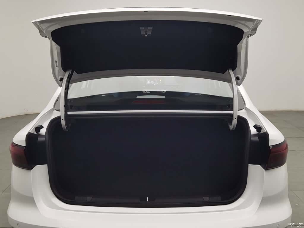 Geely Emgrand, 2021 16