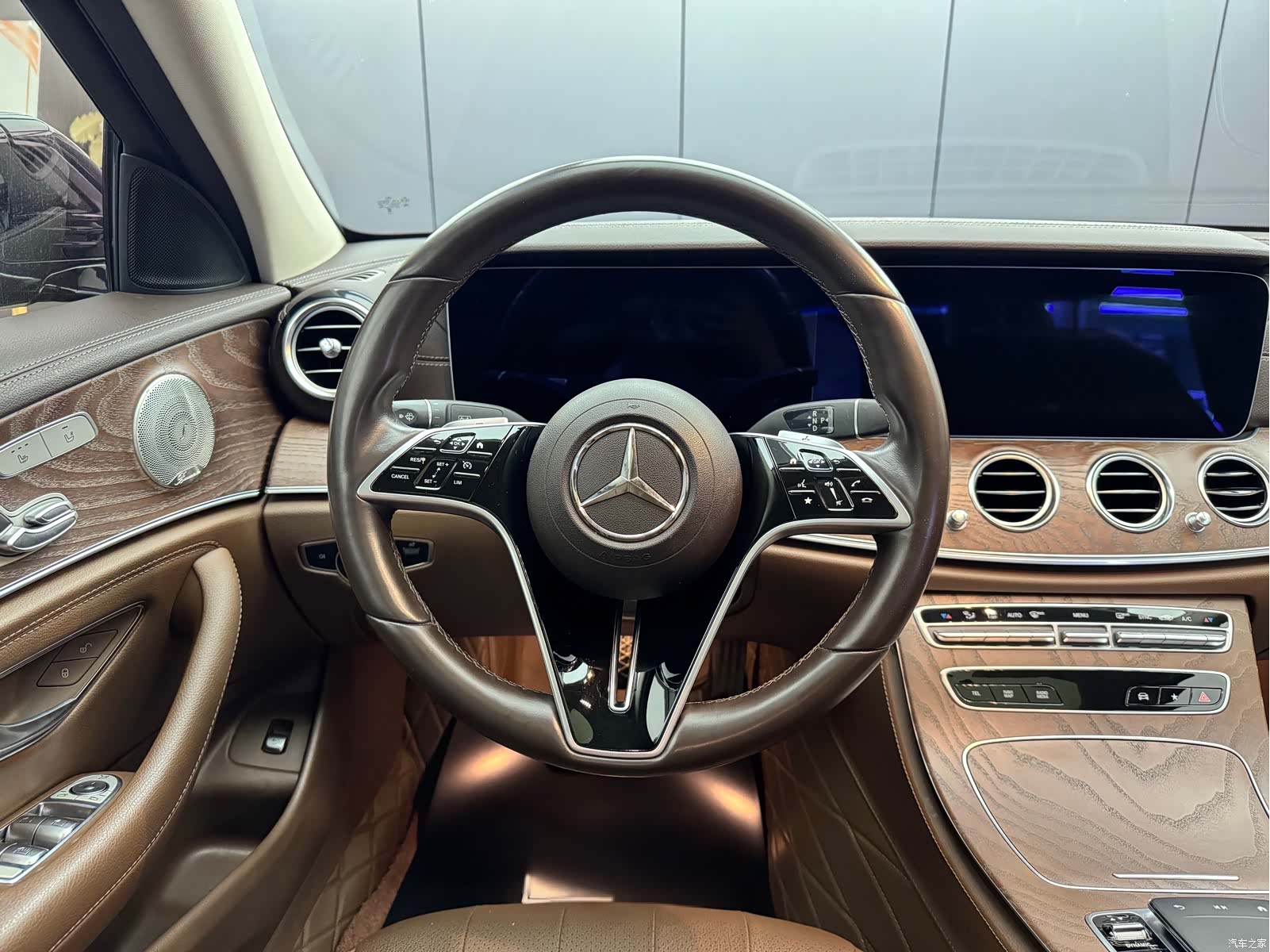 Mercedes-Benz E-Class, 2023 6