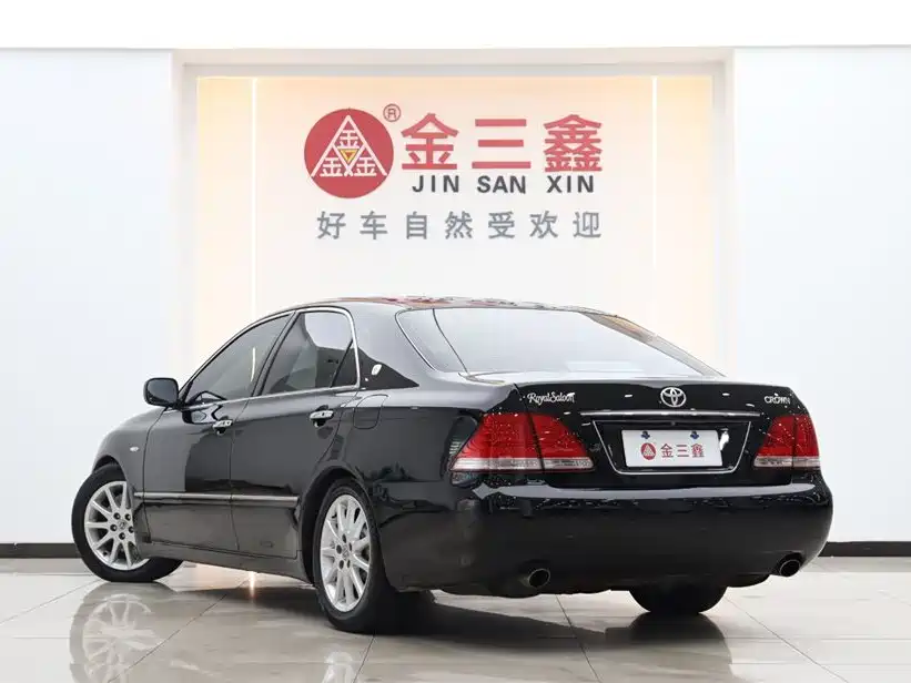 Toyota crown