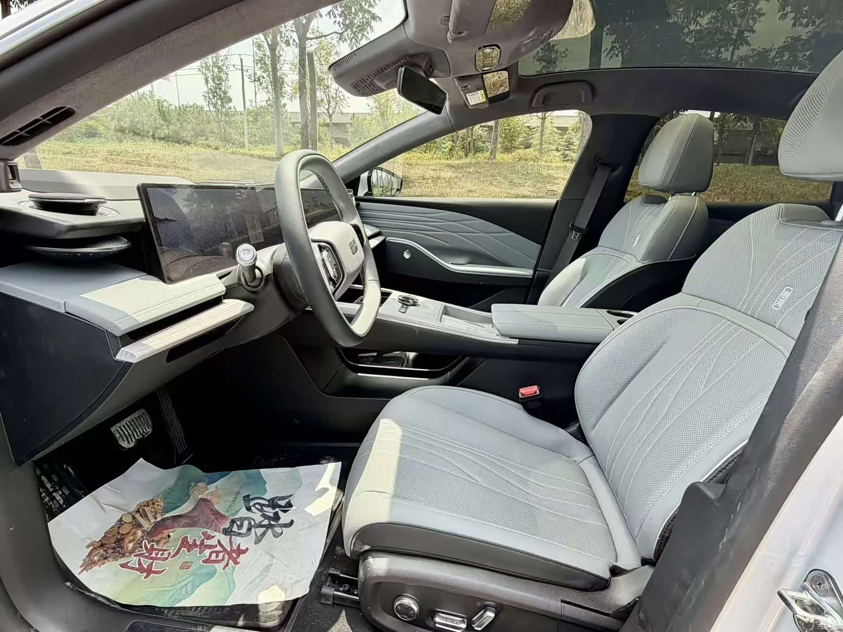 Geely E8, 2024 4