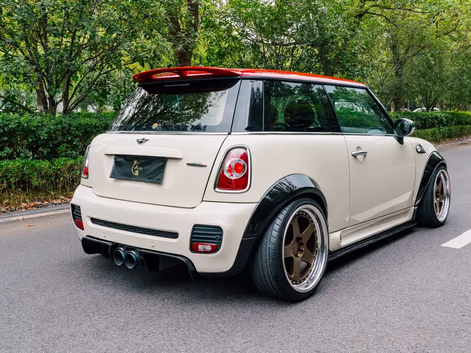 MINI JCW