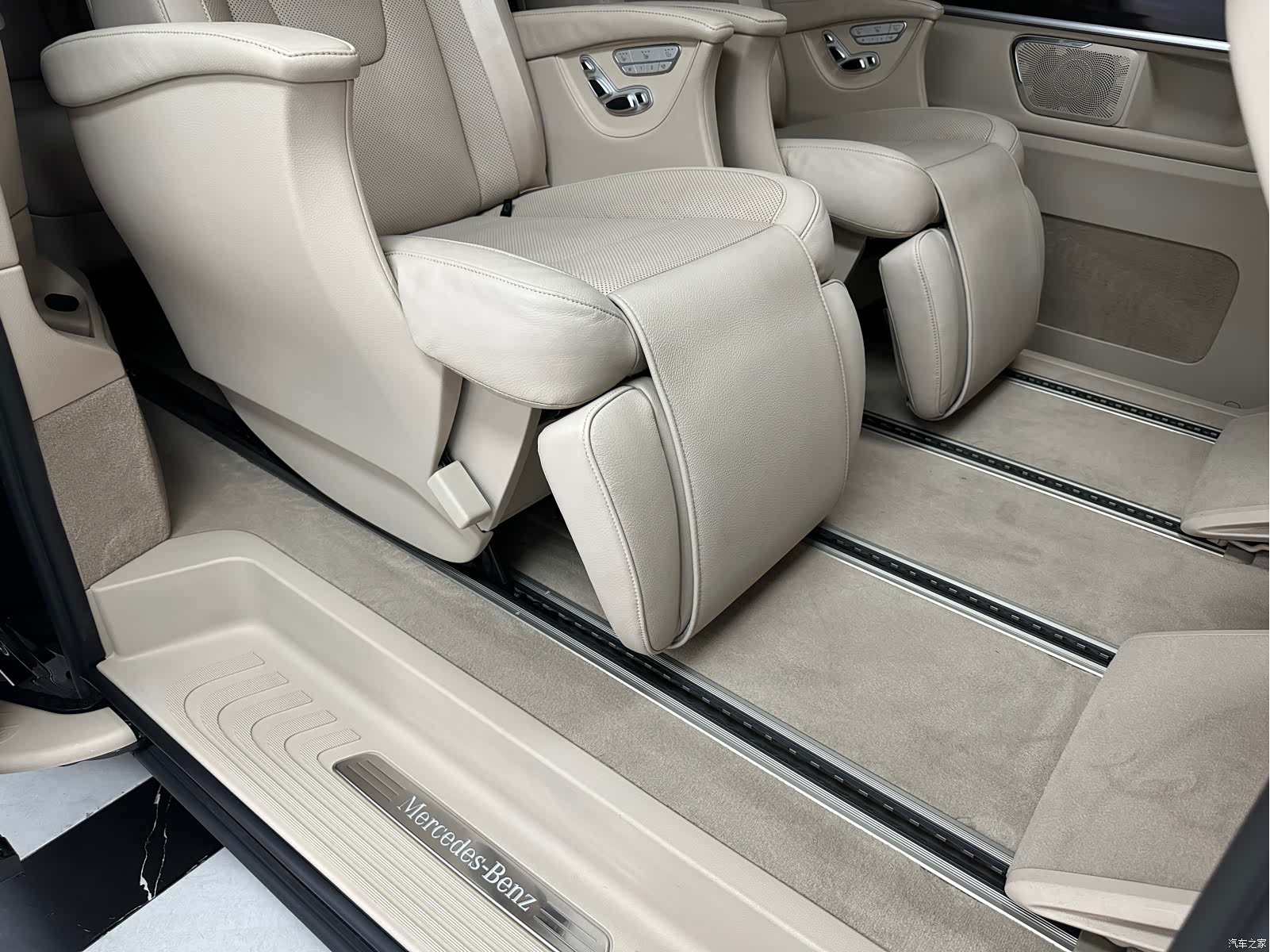 Mercedes-Benz V-Class, 2020 32