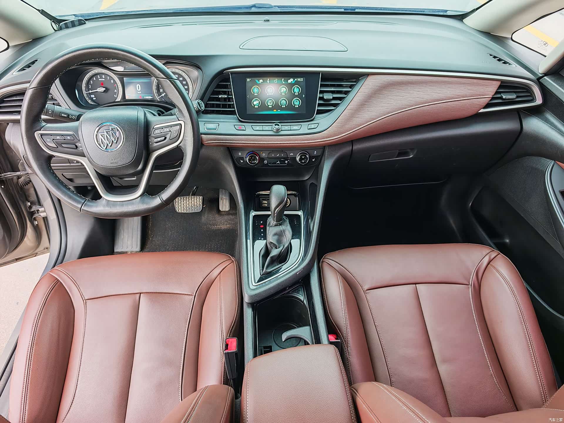 Buick GL6, 2018 13