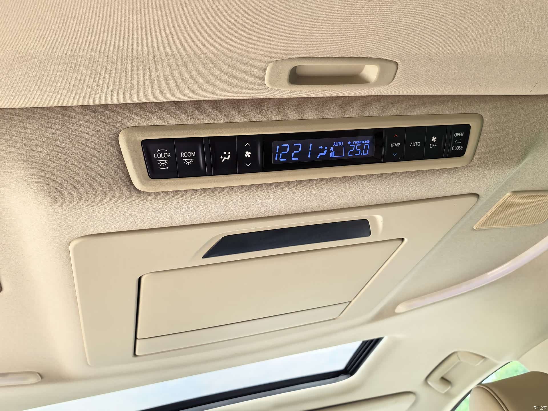 Toyota Vellfire, 2020 14