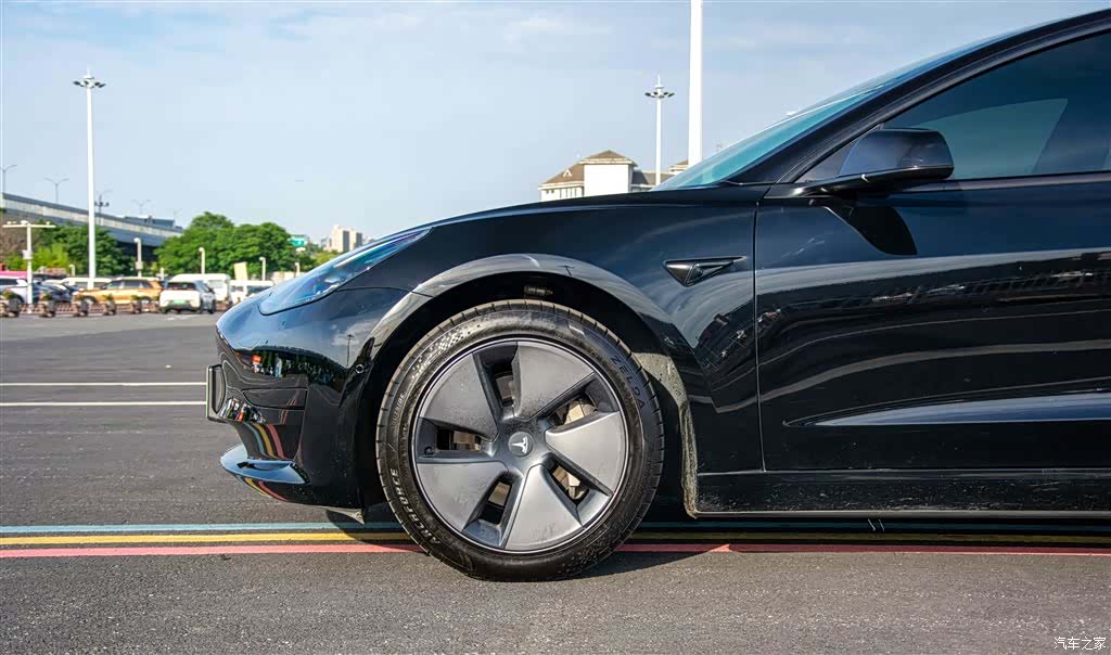 Tesla Model 3, 2023 4