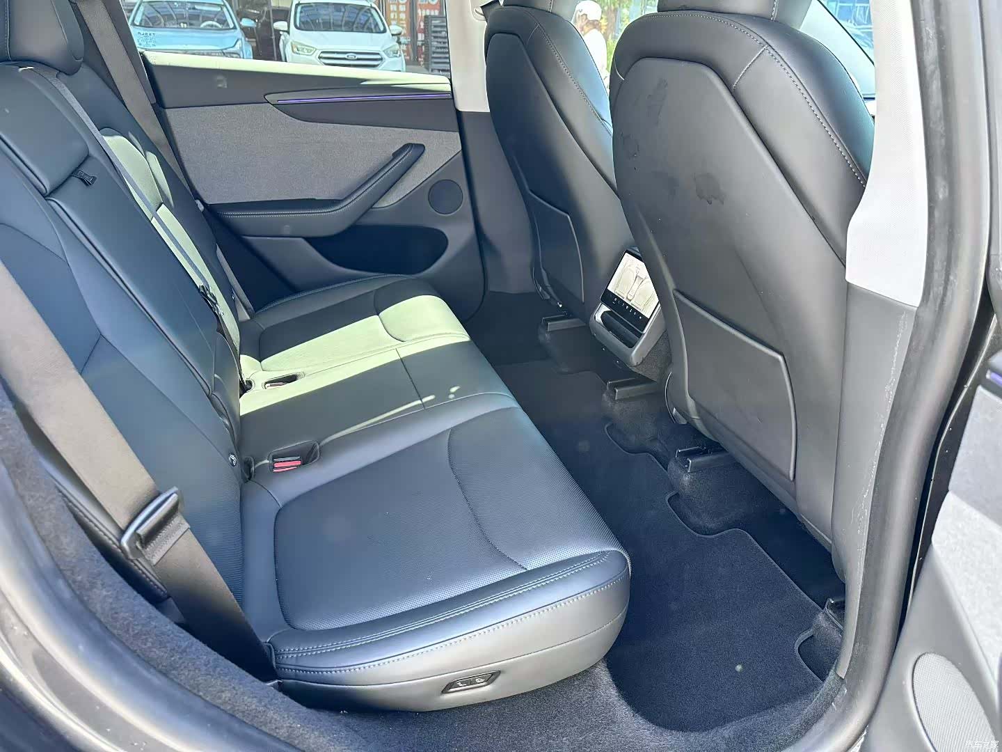 Tesla Model Y, 2025 7