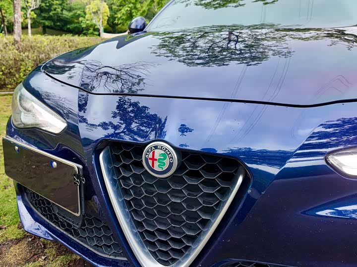 Alfa Romeo Giulia 2017 2.0T 200HP Luxury