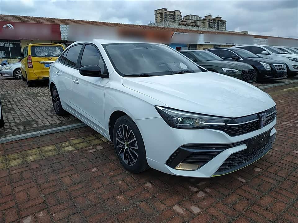 Roewe i5