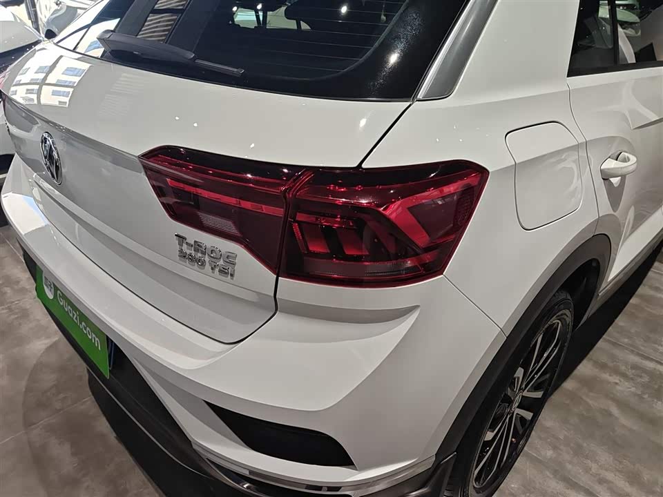 Volkswagen T-ROC exploring Songs