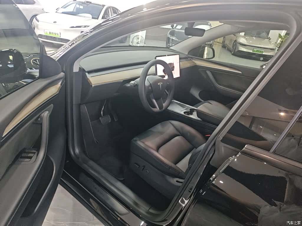 Tesla Model Y, 2022 16