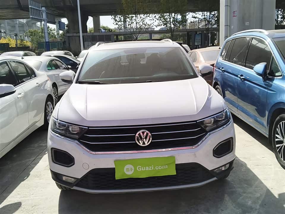 Volkswagen T-ROC exploring Songs