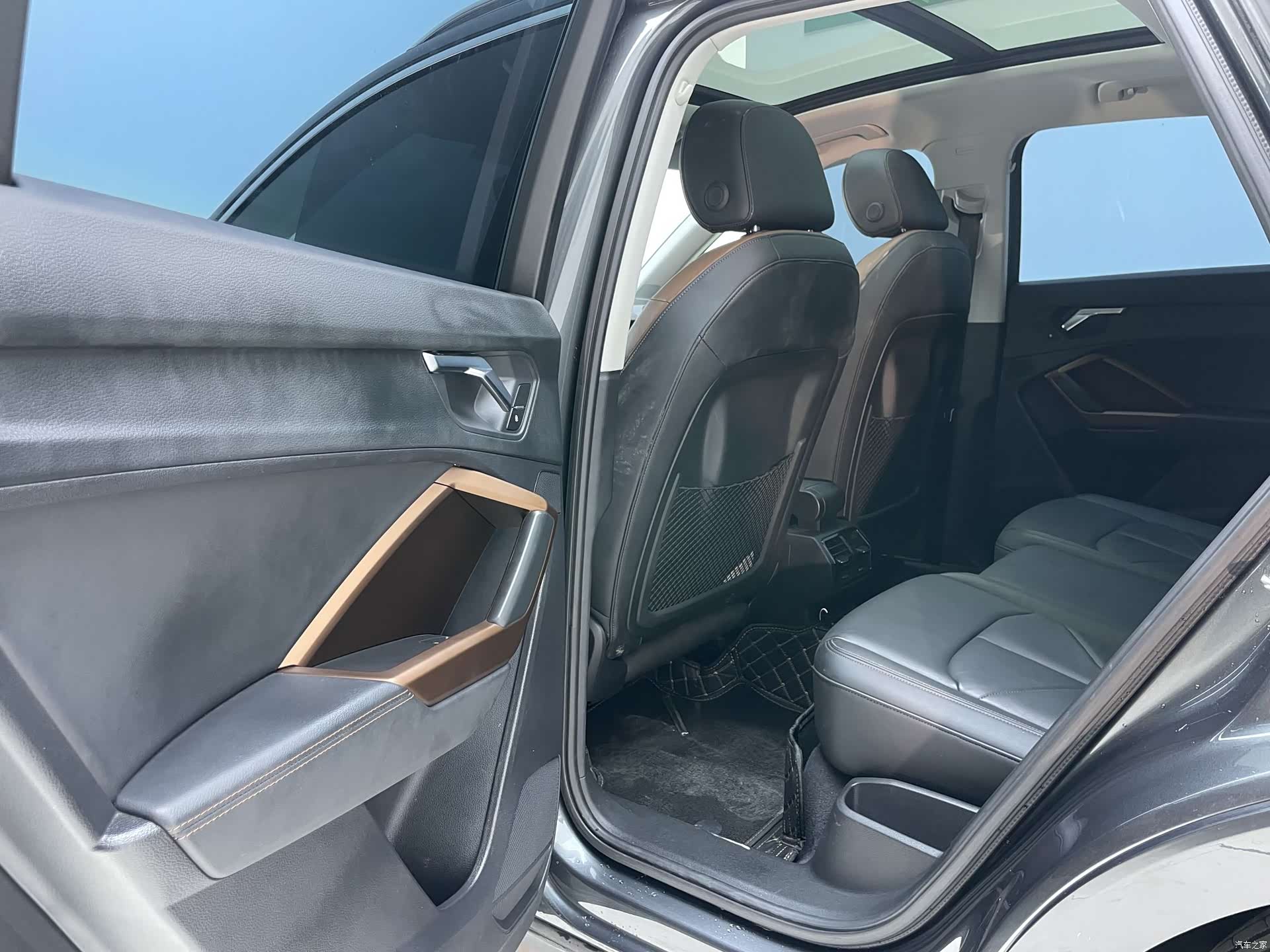 Audi Q3, 2022 11