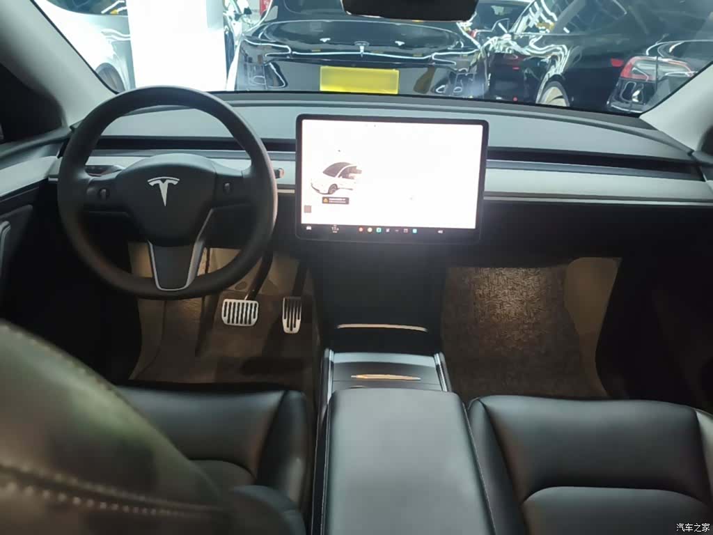 Tesla Model Y, 2024 6